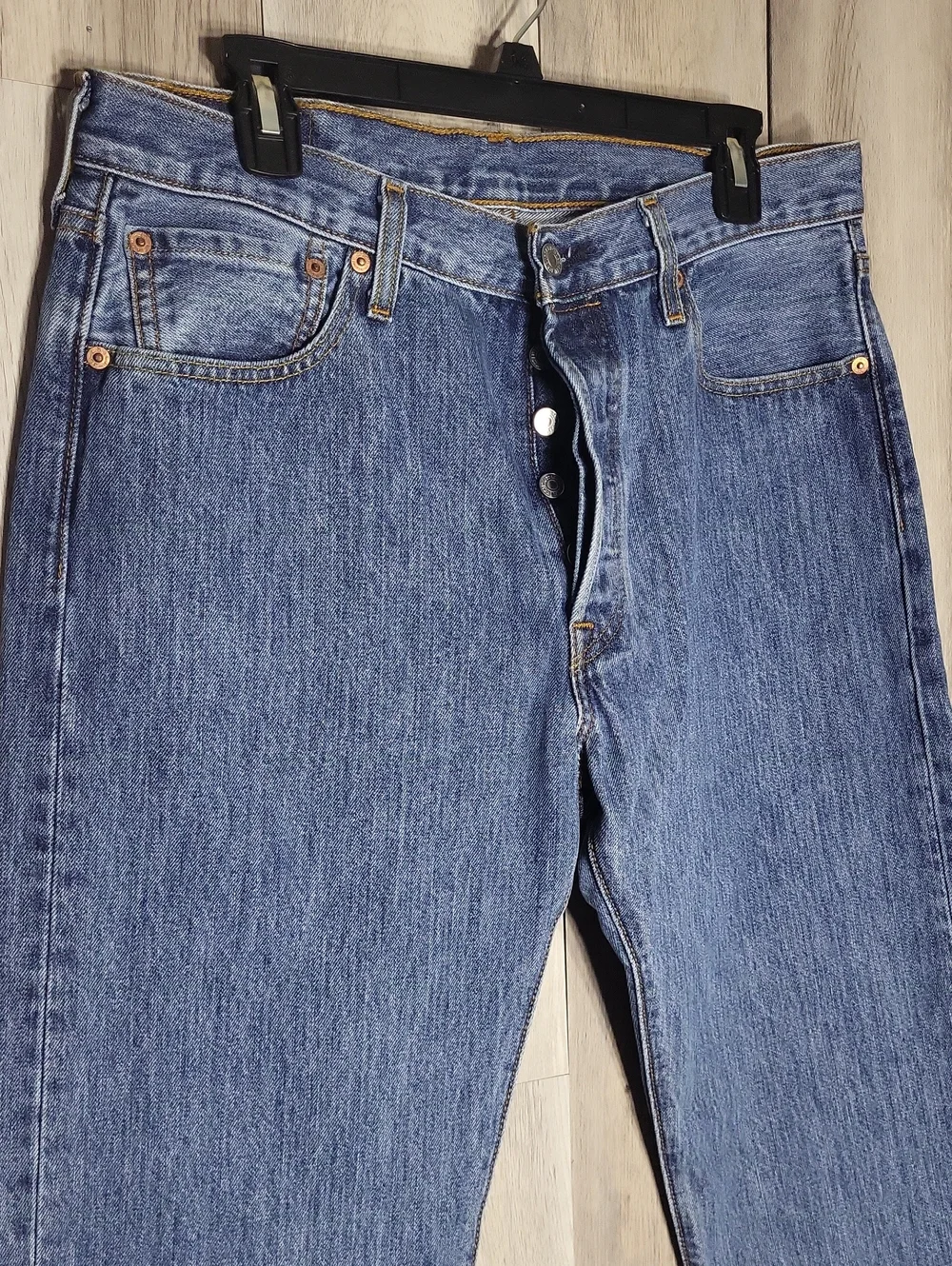 Levi's 501 Original Fit Jeans Mens 34x30 Button Fly Straight Leg Medium Wash